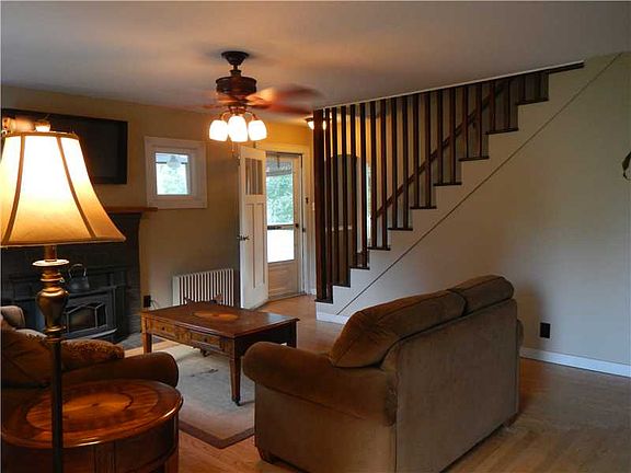 4th image of 129 W Sunbury Dr