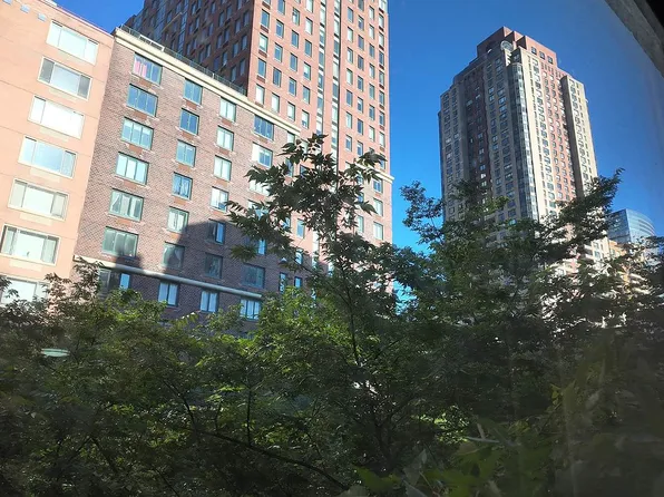 300 Albany St APT 4L, New York, NY 10280