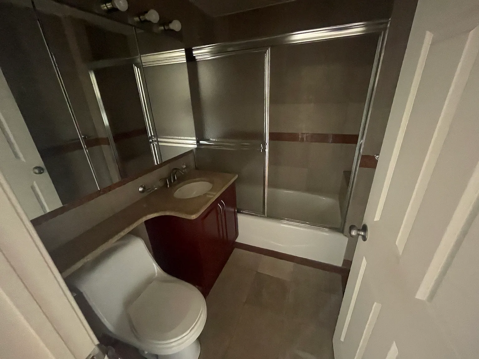 2 bed, 950 sqft, $2,600 — Photo 1