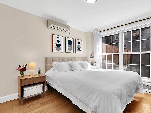 2nd image of 182 Huron St APT 1B