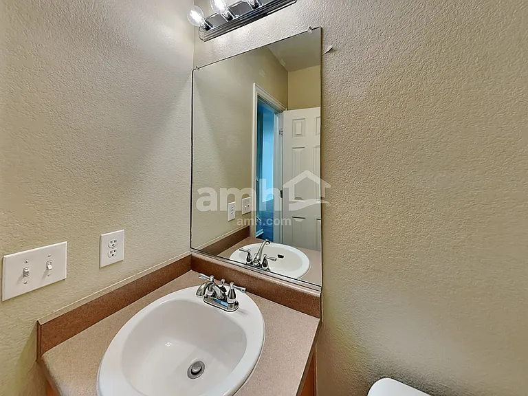 13009 Magnolia St — Photo 10