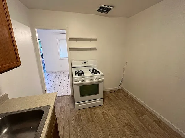 901 Zeff Rd — Photo 13