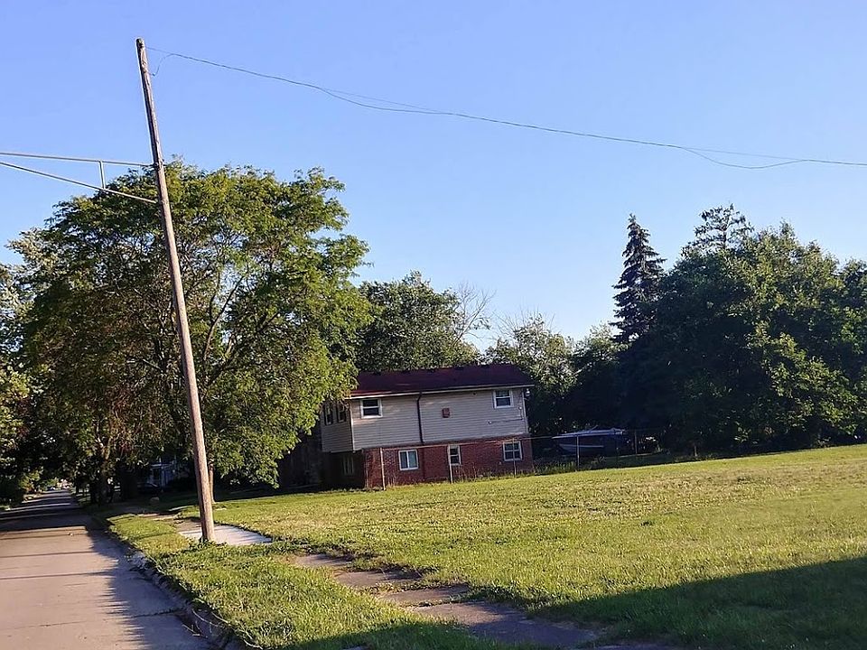2nd image of 3762 Irene St