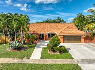 9711 Sun Pointe Dr, Boynton Beach, FL 33437