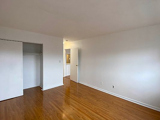 4th image of 47-35 41st St #604