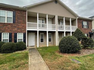 1615 Oak Leaf Dr NW, Hickory, NC 28601