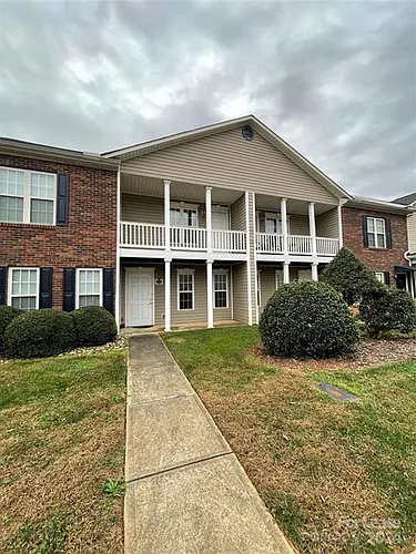 1615 Oak Leaf Dr NW Photo 1