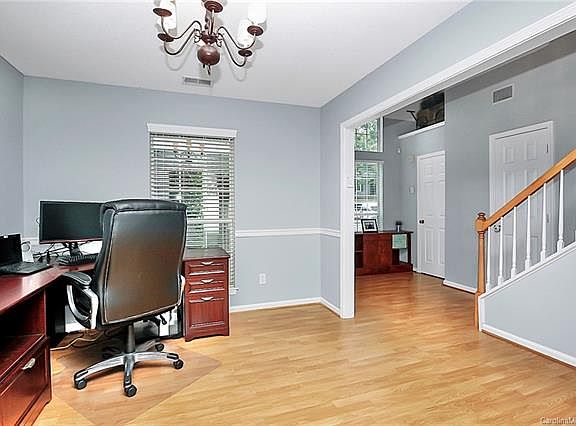 5th image of 370 Schad Ct SW