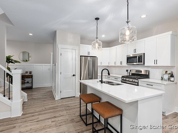 5th image of 1016 Castlebay Way Unit 9