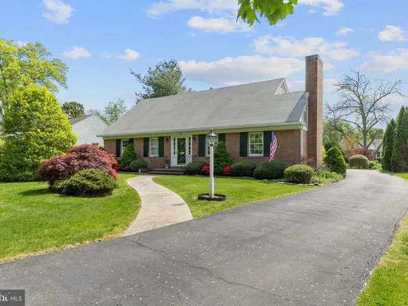 25 Fenwick Dr, Carneys Pt, NJ 08069