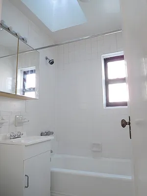 Rented by Renetta Real Estate | media 40