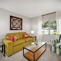 3 bed, 1615 sqft, $4,899 — Photo 2