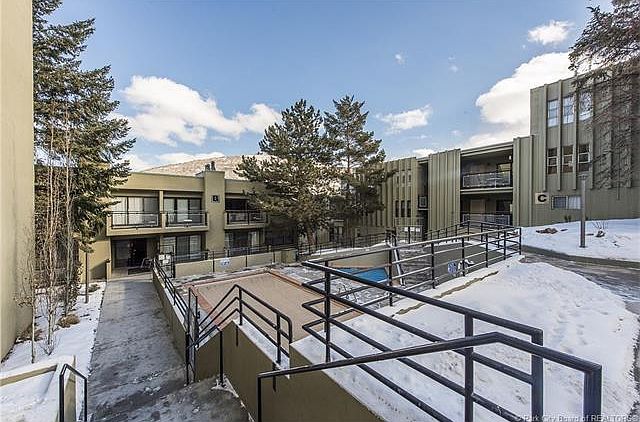 1st image of 1482 Empire Ave #221