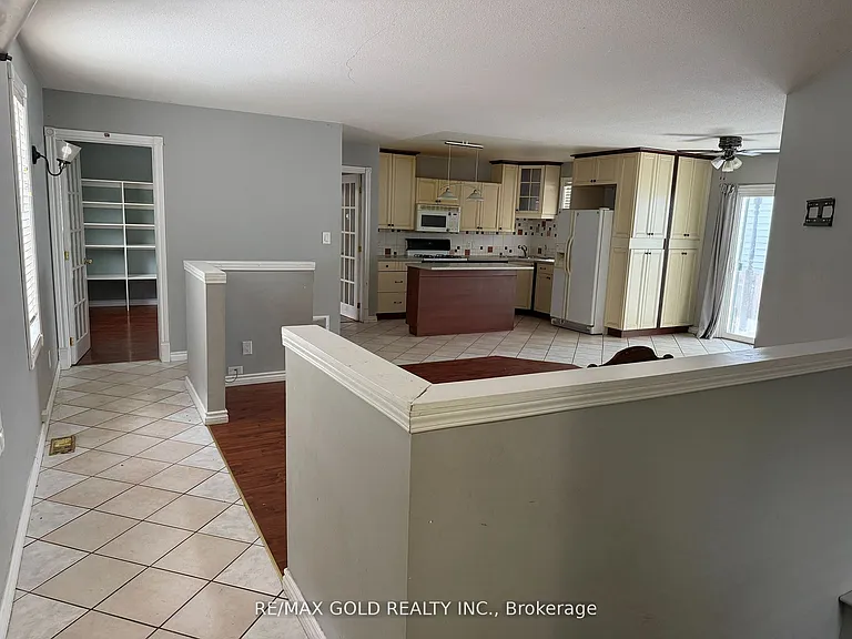 24 Eastwood Dr #MAIN — Photo 2