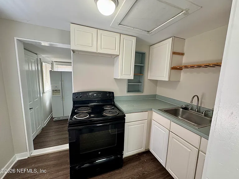 3673 Randall St — Photo 7