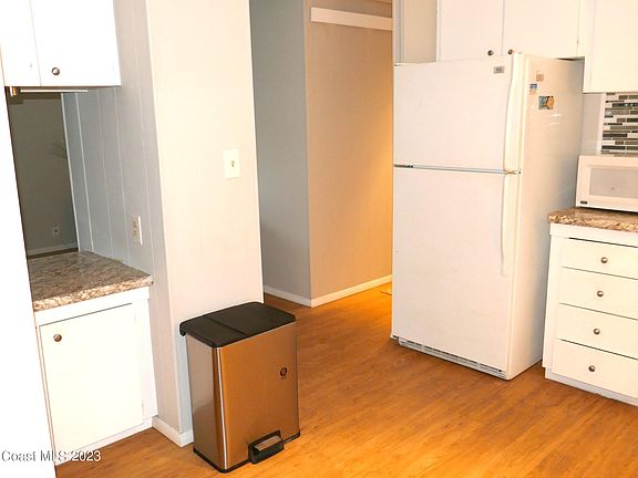 5th image of 931 Periwinkle Cir