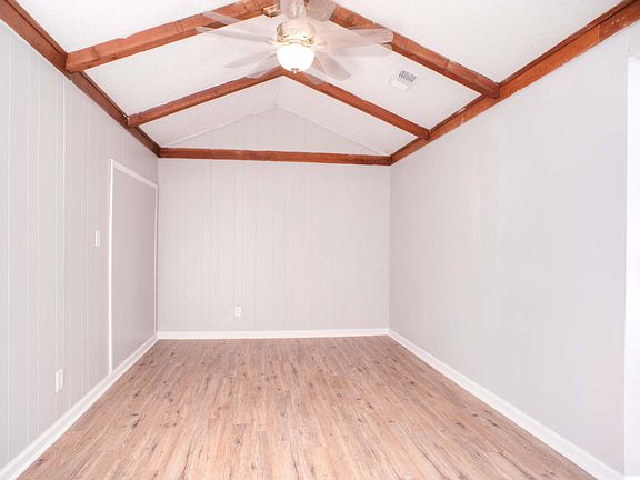 5th image of 3750 Saint Elmo Ave