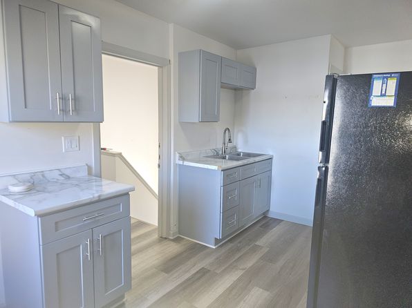 1938 State St #1/2
