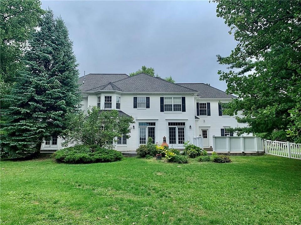 1st image of 295 Armstrong Pl