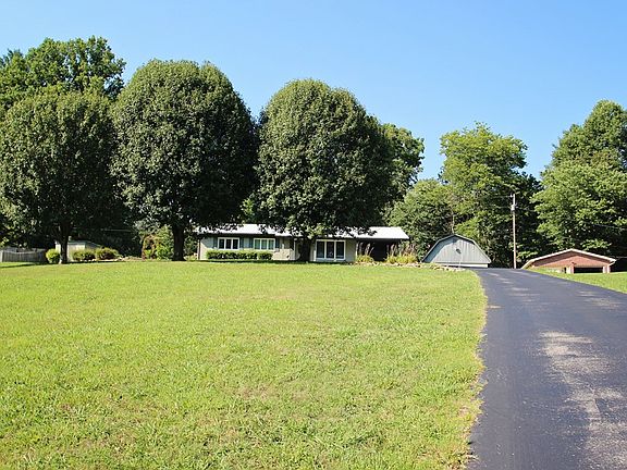 4th image of 650 N Edgewood Dr