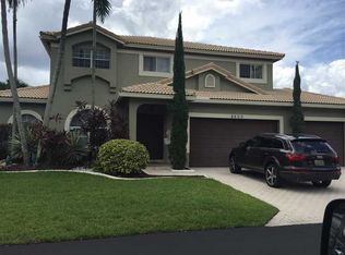 8800 SW 8th St, Plantation, FL 33324