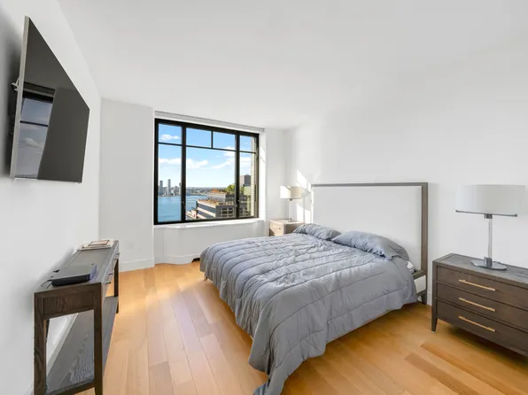 110 Charlton Street image 1 of 10