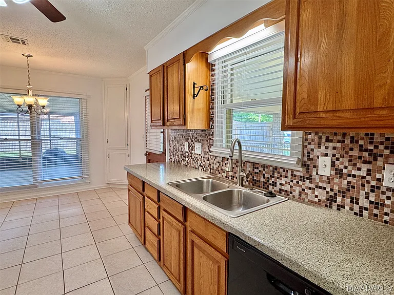 2311 Cottingham Dr — Photo 14
