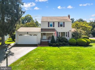 913 Greenway Ave, Yardley, PA 19067