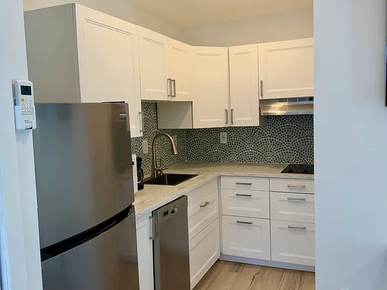 1125 Almeria Ave #2 — Photo 2
