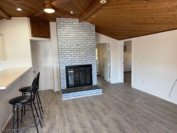 5th image of 9 Mac Donald Rd W