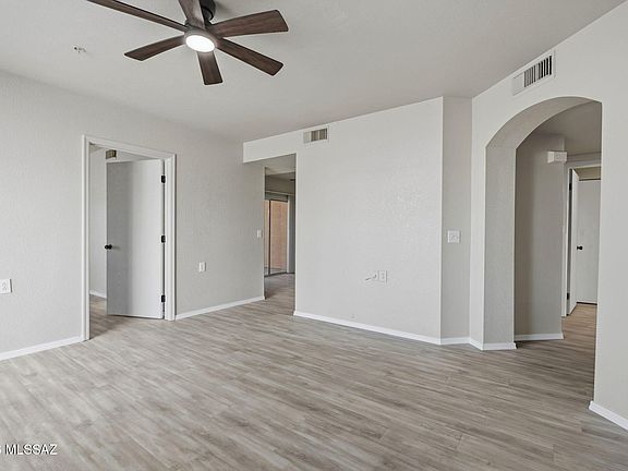 3rd image of 1547 N Paseo La Tinaja