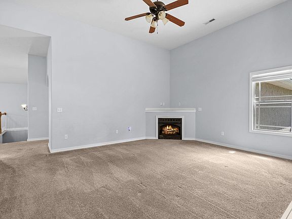 5th image of 391 Southview Drive