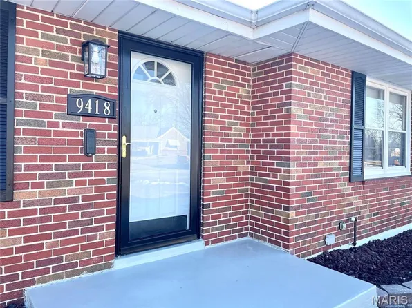 9418 Pattonwood Dr, Saint Louis, MO 63136