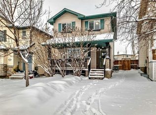 883 SE Arbour Lake Rd NW, Calgary, AB T3G5E8