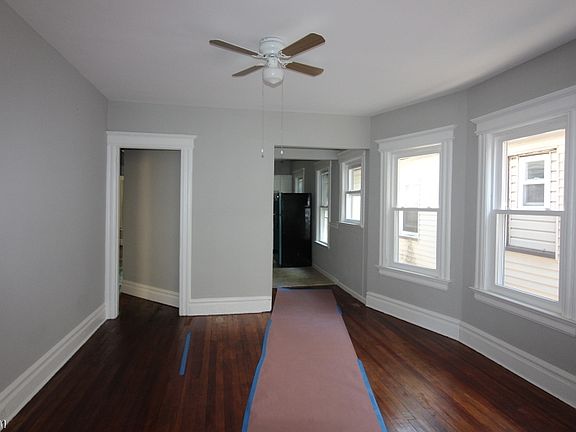 3rd image of 42 Clifford St