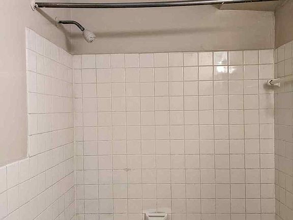 4th image of 1540 Mississippi St #107