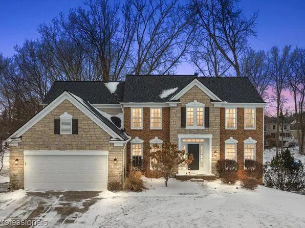 1412 Marina Pointe Blvd, Lake Orion, MI 48362
