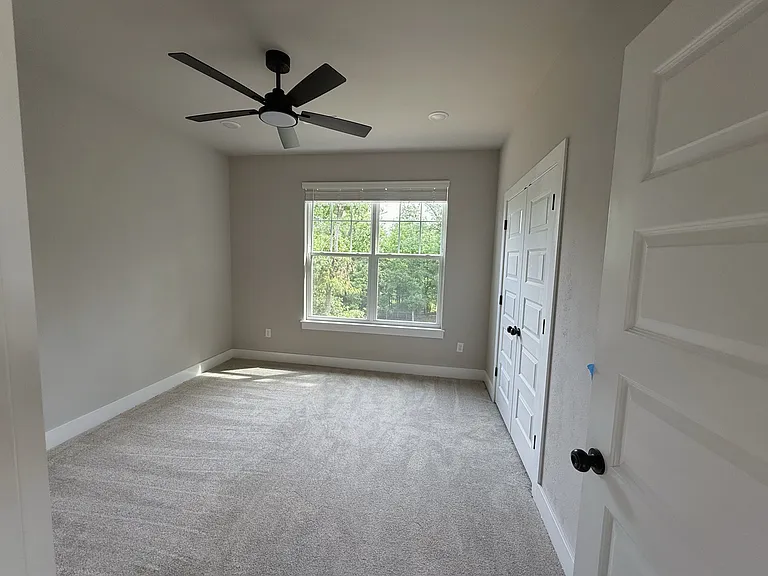 4 McHugh Ln #4 — Photo 16