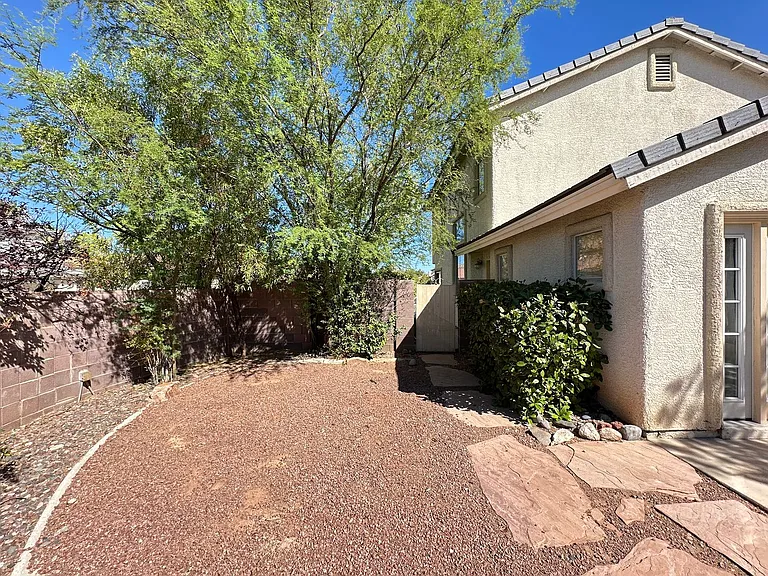 925 Ortega Hill Ln — Photo 25
