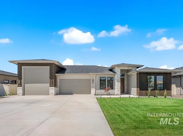 627 N Creekwater Ave, Eagle, ID 83616