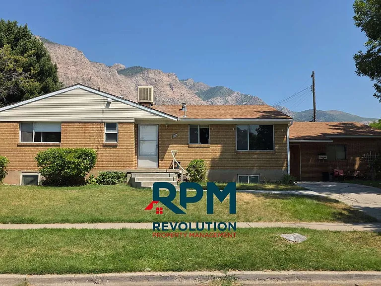 128 Fowler Ave #UP — Photo 2