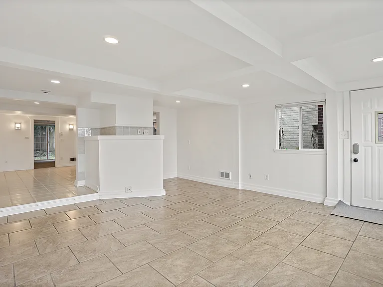 2136 Alki Ave SW #102 — Photo 10
