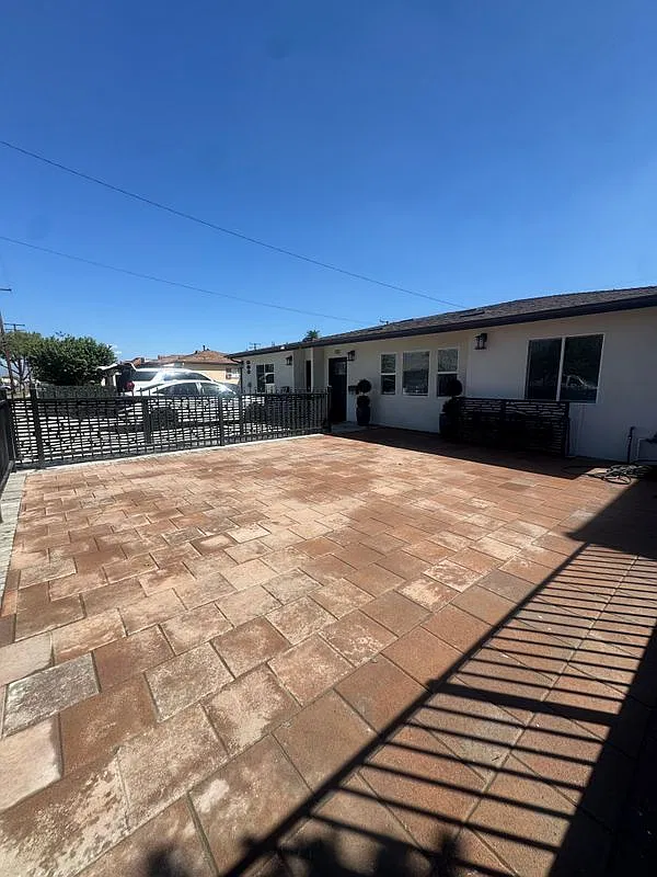 3 bed, 1.0 bath, 1000 sqft, $3,275 — Photo 3
