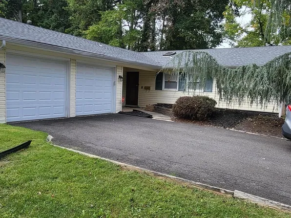 137 Eastbrook Ln, Willingboro, NJ 08046