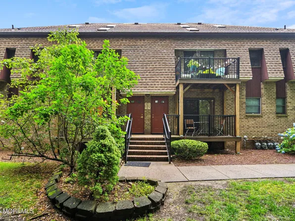 13 Ginger Court, Eatontown, NJ 07724