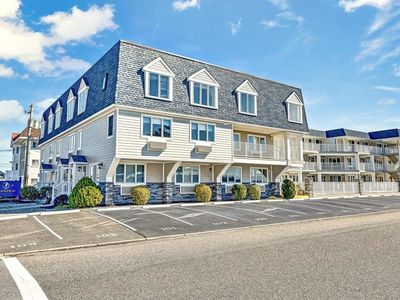 177 80th St APT 201, Avalon, NJ, 08202