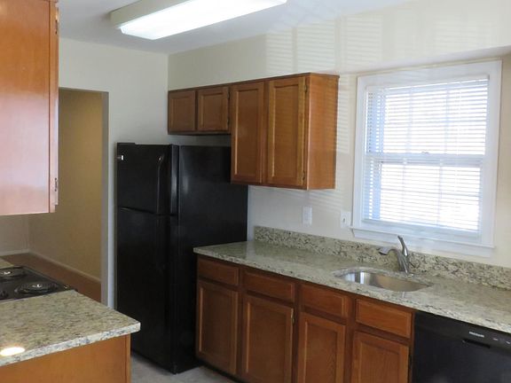 2nd image of 22301 Mayfield Sq