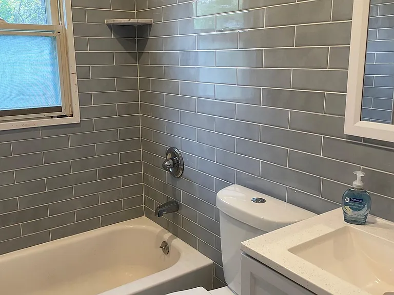 34 Port Jefferson Rd — Photo 2