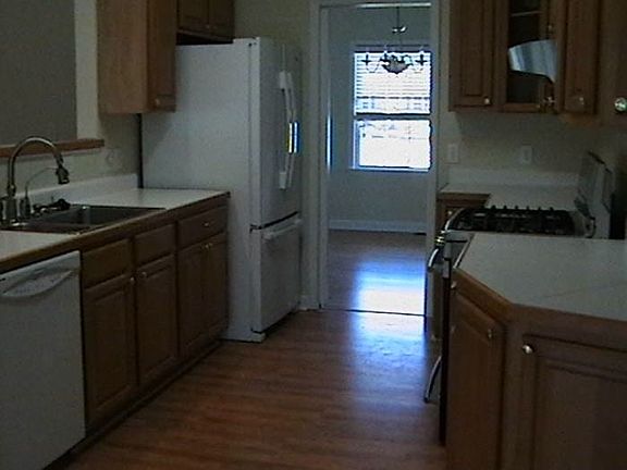 3rd image of 325 Stonewall Jackson Dr