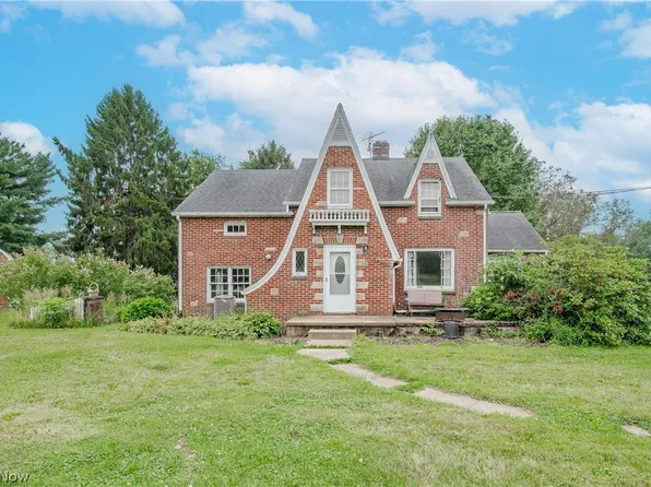 1410 Schneider St NE, Canton, OH 44721